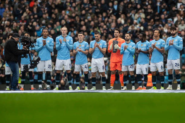 更加亲近自 更加亲近自